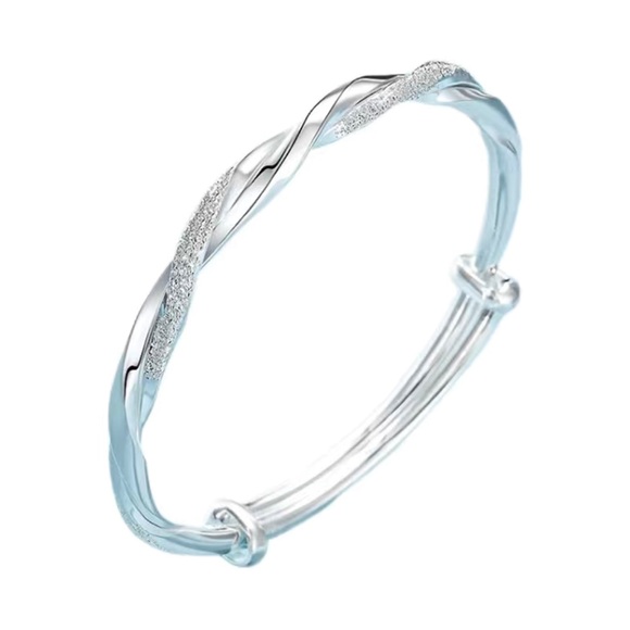⭐️925 Silver Mobius Nail Sand Bracelet - twist design that is adjustable - Picture 4 of 5